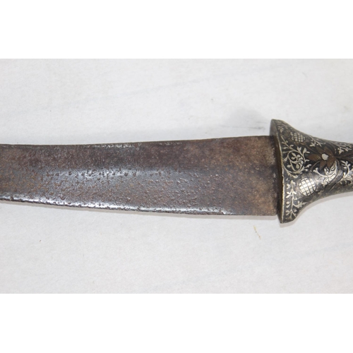 631 - VINTAGE ARABIAN DAGGER
45CM