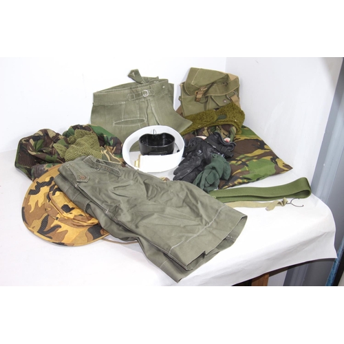 640 - BOX OF MILITARY ITEMS