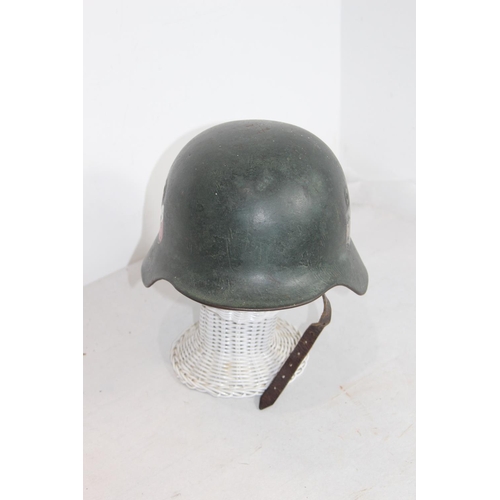 662 - WW2 GERMAN HELMET DUAL DECAL