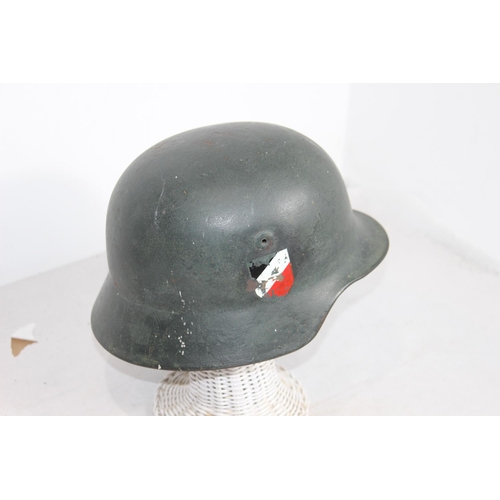 662 - WW2 GERMAN HELMET DUAL DECAL