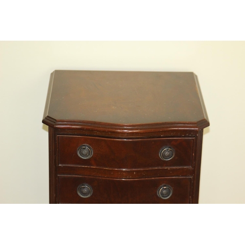 82 - REPRODUCTION SERPINTINE FRONTED CHEST
40 X 36 X 61CM