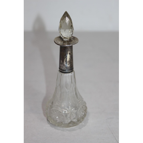 889 - GLASS SCENT BOTTLE WITH SILVER LID - LONDON 1925 - WOODALS
20CM