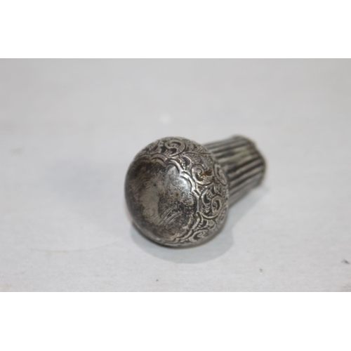 890 - SILVER CANE TOPPER - CONTAINS FILLER - LONDON 1926
6CM