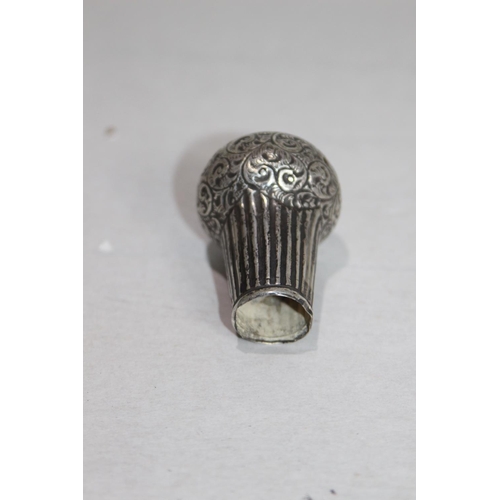 890 - SILVER CANE TOPPER - CONTAINS FILLER - LONDON 1926
6CM