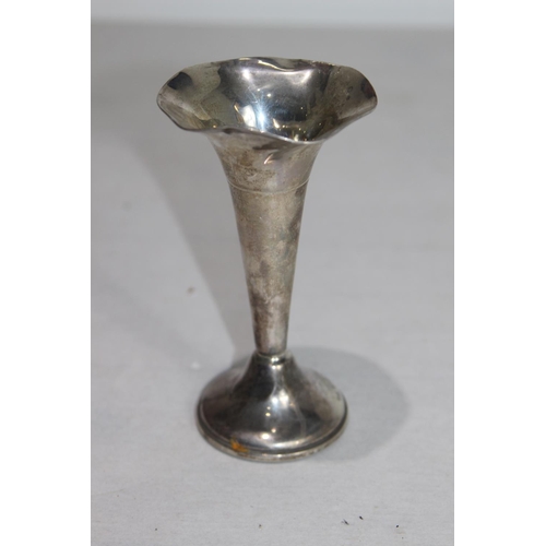 892 - SILVER BUD VASE - BIRMINGHAM 1973 - BROADWAY AND CO - HAS SPECIAL MARK USED TO COMMEMORATE THE BICEN... 