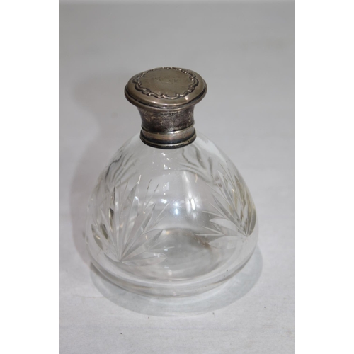 894 - LARGE SCENT BOTTLE WITH STOPPER AND 800 SILVER LID - DENT ON LID
12CM