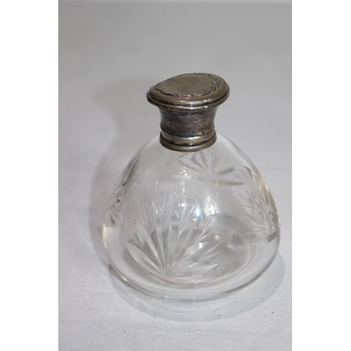 894 - LARGE SCENT BOTTLE WITH STOPPER AND 800 SILVER LID - DENT ON LID
12CM