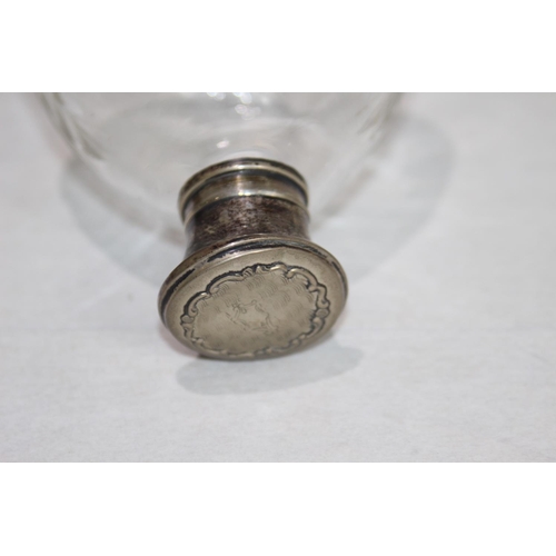 894 - LARGE SCENT BOTTLE WITH STOPPER AND 800 SILVER LID - DENT ON LID
12CM