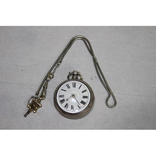 903 - SILVER VERGE POCKET WATCH - LONDON 1928 - WITH KEY - CHAIN NOT SILVER
6 X 8 X 3CM