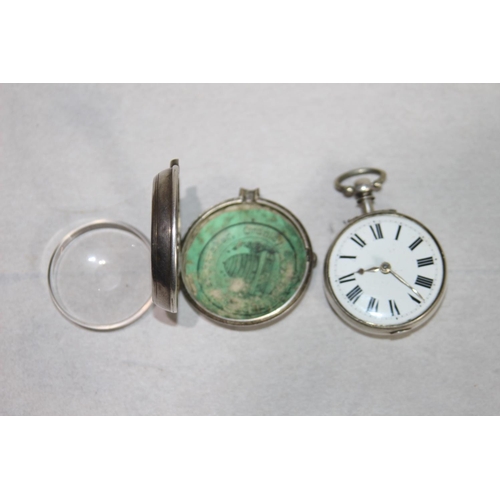 903 - SILVER VERGE POCKET WATCH - LONDON 1928 - WITH KEY - CHAIN NOT SILVER
6 X 8 X 3CM