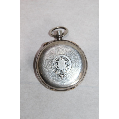 904 - SILVER POCKET WATCH - SWISS HALLMARK - MARKED 935
6 X 8 X 2CM