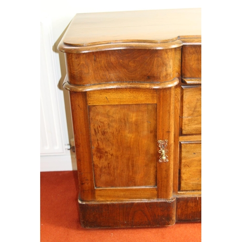 92 - ANTIQUE CONTINENTAL SERPENTINE FRONTED SIDEBOARD
150 X 52 X 85CM