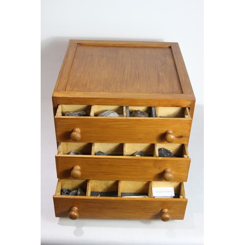 686 - SMALL DRAWERS OF PRE HISTORIC FOSSILS 
BOX IS 41 X 41 X 35CM