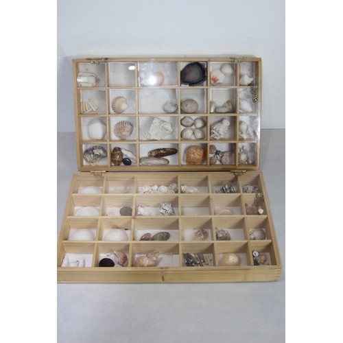 693 - BOX OF ROCK MINERALS ETC
BOX MEASURES 50 X 30CM