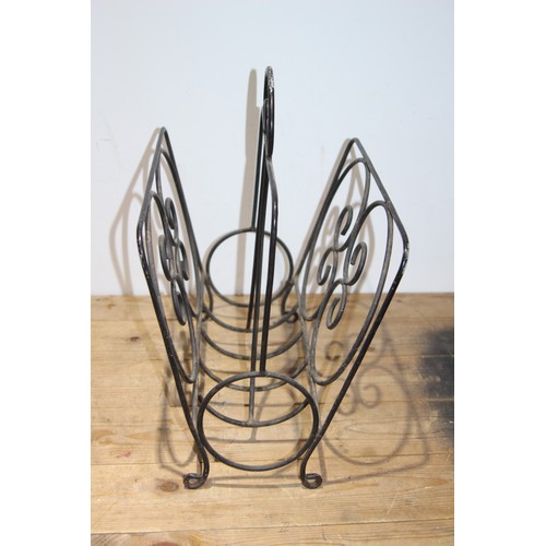 27 - IRON MAGAZINE RACK
40 X 45CM