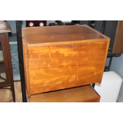 20 - VINTAGE RETRO MODULAR SHELVING UNIT
200X X 41 X 59CM