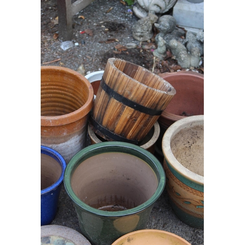 49 - 8 X ASSORTED GARDEN POTS