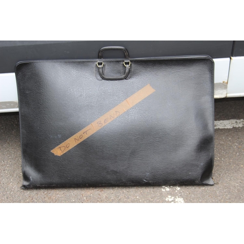 148 - ARTIST FOLIO AND CONTENTS
96 X 64CM