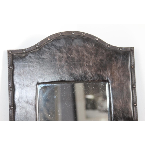 151 - UNUSUAL MIRROR
80 X 40CM