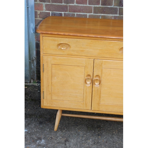 101 - BLONDE ERCOL SIDEBOARD 
123 X 48 X 82CM