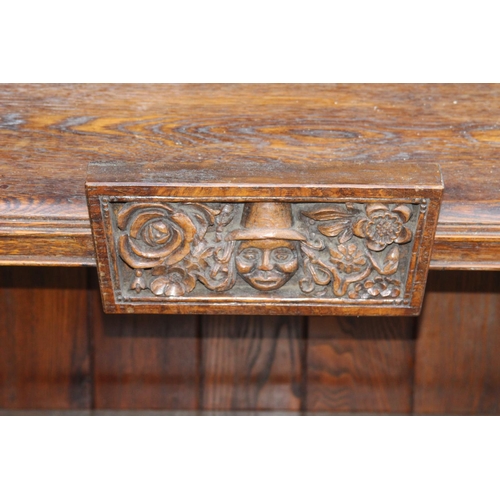 104 - VINTAGE OAK DRESSER TOP
122 X 31 X 68CM