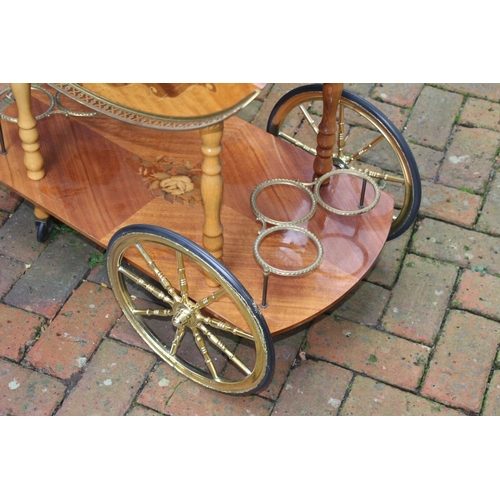 108 - RETRO TEA TROLLEY
79 X 62 X 76CM