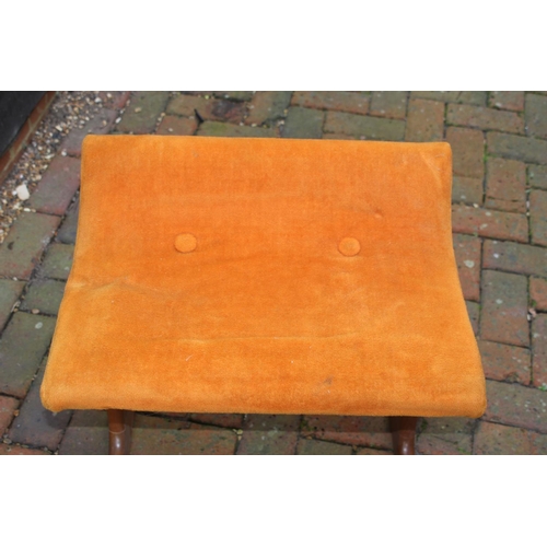 110 - RETRO GPLAN DRESSING TABLE STOOL
56 X 43 X 52CM