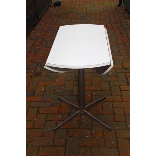 114 - RETRO DROP LEAF TABLE
90 X 47 X 73CM