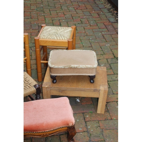 118 - QUANTITY OF VINTAGE STOOLS