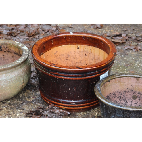 158 - 3 x GARDEN POTS