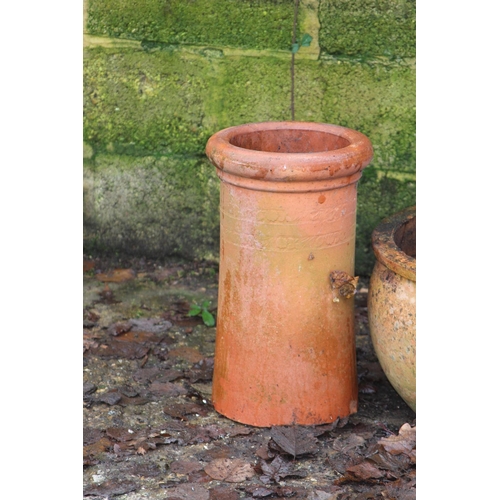 164 - GARDEN POT AND CHIMNEY 
51 X 30CM