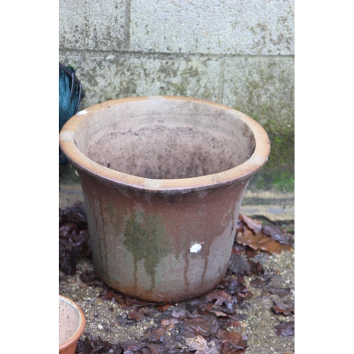 174 - QUANTITY OF GARDEN POTS 
41 X 31CM