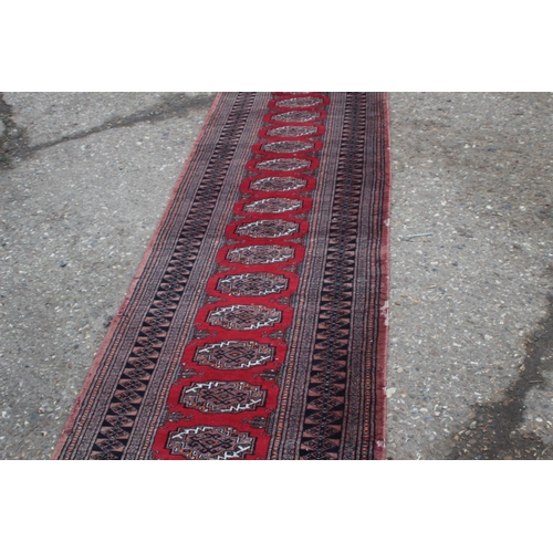 196 - VINTAGE EASTERN RUNNER RUG
525 X 79CM