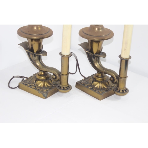 284 - PAIR OF ANTIQUE BRASS SIDE LAMPS
39CM