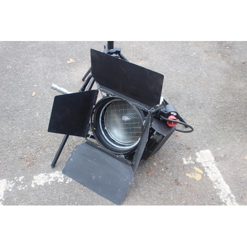 288 - THEATRE LIGHT - DOESN'T FIT STAND 
150CM