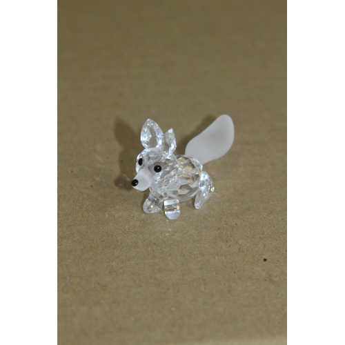 330 - 3 X SWAROVSKI FOXES 5CM
ONE MISSING AN ARM AND TAIL HAS BEEN REPLACED