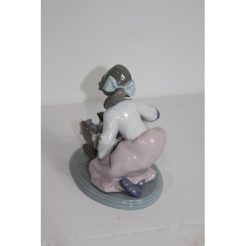 360 - LLADRO GIRL WITH KITTENS IN BASKET
16CM