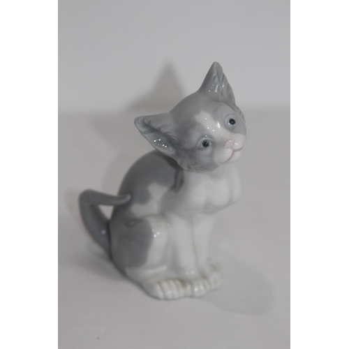 367 - 2 X LLADRO CAT FIGURES 
13CM