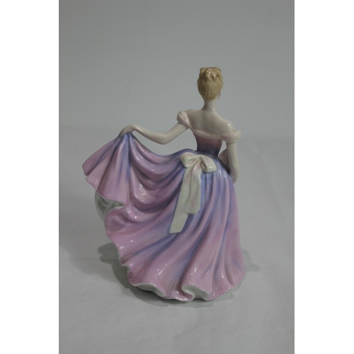 399 - ROYAL DOULTON FIGURE OF THE YEAR RACHAEL FIGURINE
23CM