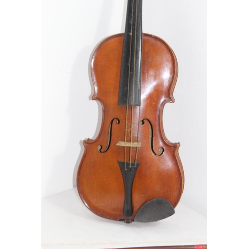 471 - VINTAGE VIOLIN