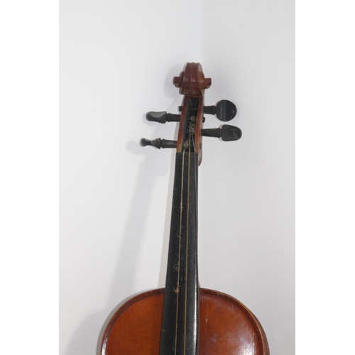 471 - VINTAGE VIOLIN