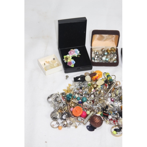 501 - CASE OF COSTUME JEWELLERY