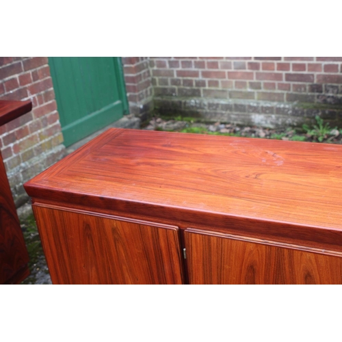 70 - RETRO ROSEWOOD SKOVBY SIDEBOARD
153 X 48 X 83CM