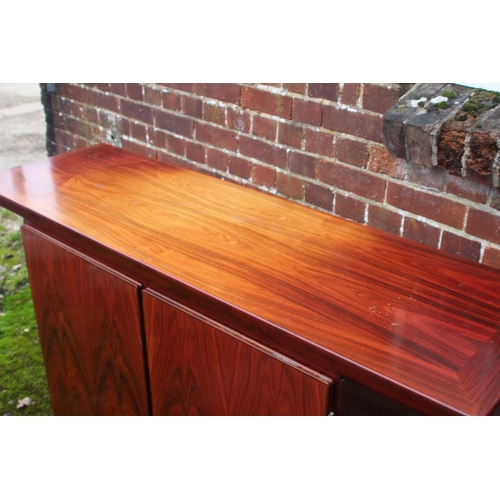 71 - RETRO ROSEWOOD SKOVBY SIDEBOARD
153 X 48 X 83CM