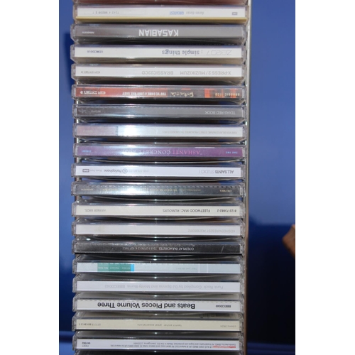 656 - LARGE QUANTITY OF CDS