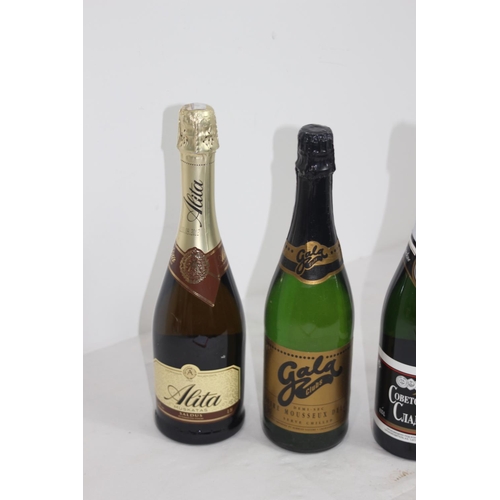 697 - 5 X BOTTLES OF VARIOUS SPARKLING WINE