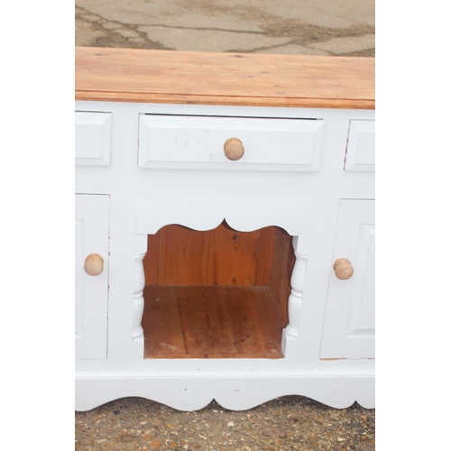 80 - PAINTED PINE SIDEBOARD
158 X 44 X 88CM