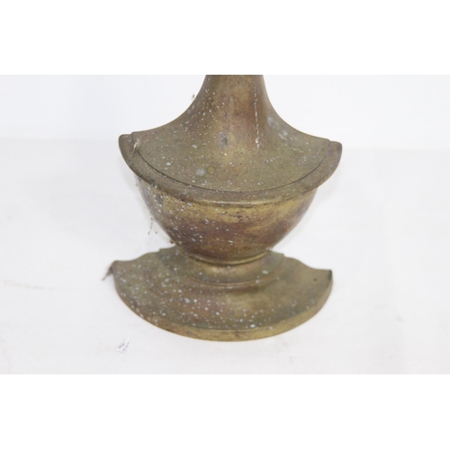 519 - HEAVY BRASS DOORSTOP 
29CM