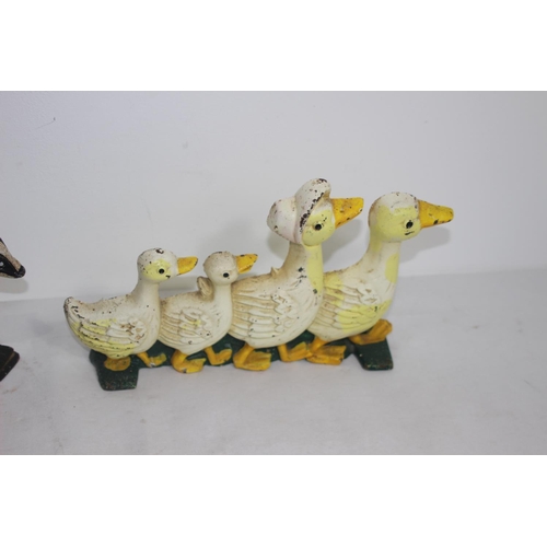 520 - 3 X ANIMAL DOORSTOPS
22CM