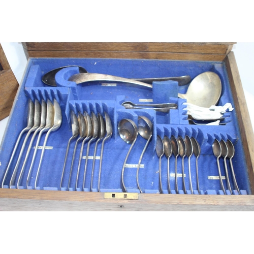 532 - VINTAGE CUTLERY BOX AND CONTENTS - A/F